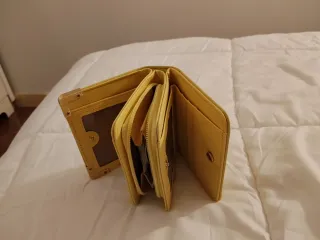 Billetera Amarilla y Dorada