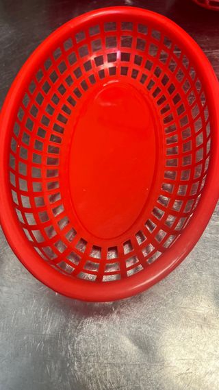 Bandejas rojas de plástico