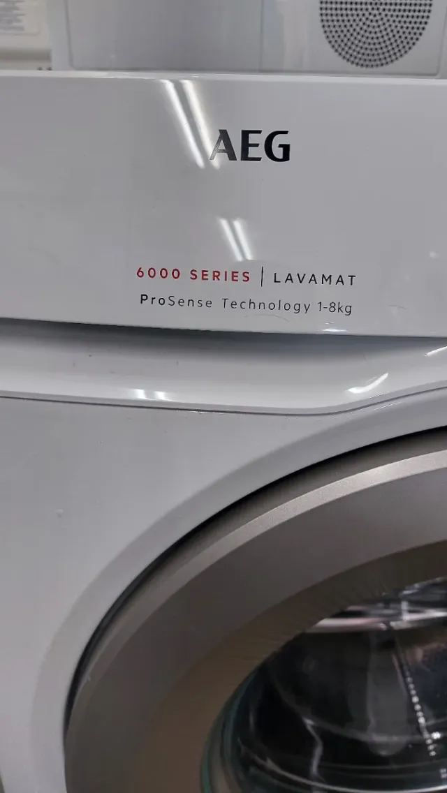 Lavadora AEG 8kg 1200 RPM