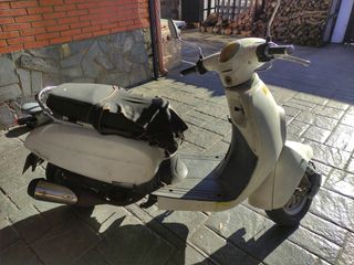 Daelim Besbi 125 Scooter Automática