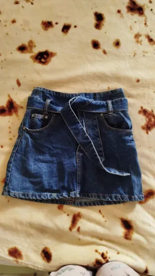 Falda vaquera con cinturón