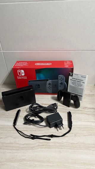 Nintendo Switch V2 + Caja y Accesorios