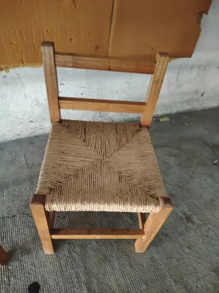Juego de 2 Sillas Pequeñas de Madera