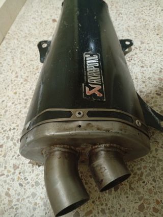 Escape Akrapovič para Moto Piaggio Beverly y demás