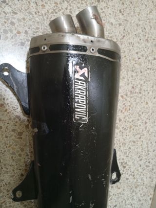 Escape Akrapovič para Moto Piaggio Beverly y demás