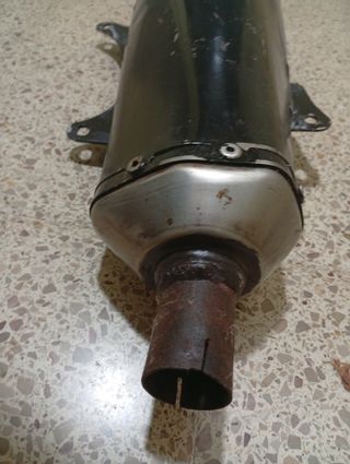 Escape Akrapovič para Moto Piaggio Beverly y demás