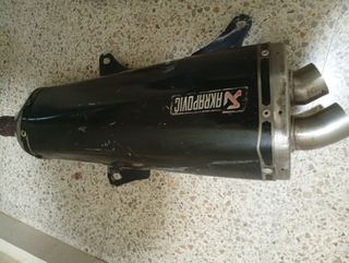 Escape Akrapovič para Moto Piaggio Beverly y demás