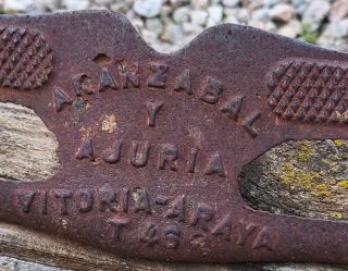 Trillo antiguo para decoración