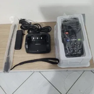 Radio Baofeng 5RM con 2 antenne