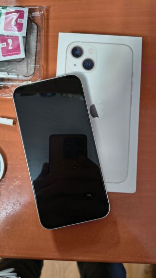 iPhone 13 + Accesorios