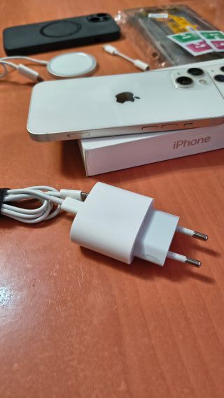 iPhone 13 + Accesorios