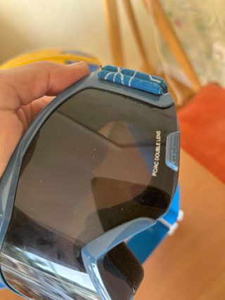 Casco, botas y gafas de esquí para niño