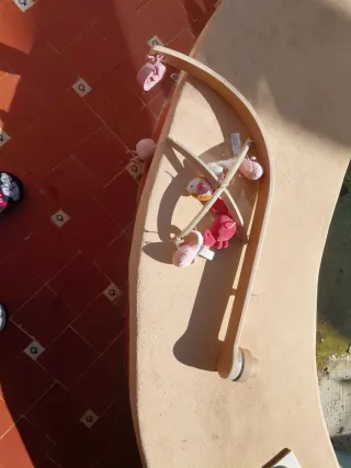 Soporte móvil cuna/cama madera