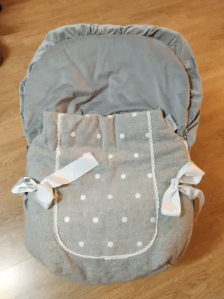 Saco Maxi-Cosi / Hamaca Bebé Gris Lunares