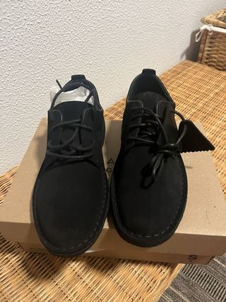 Zapatos Clarks Ante Negro NUEVOS