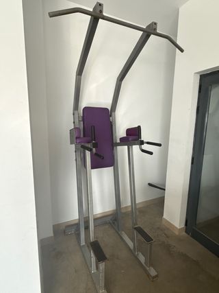 Máquina de dominadas y fondos