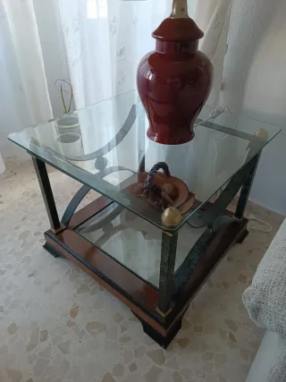 Mesa auxiliar cristal y madera