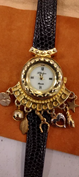 Orologio donna elegante con ciondoli