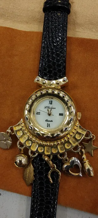 Orologio donna elegante con ciondoli