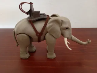 Elefante Playmobil con montura