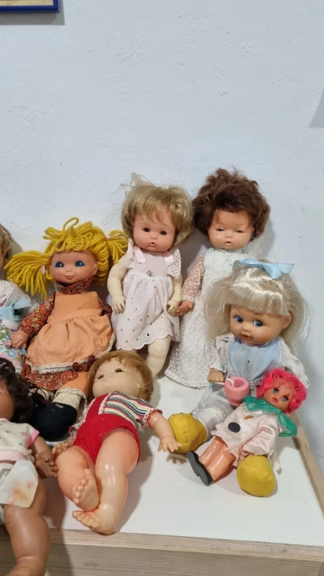 Lote 10 muñecas variadas