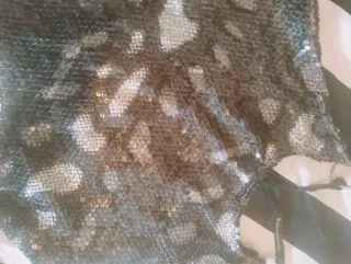 Top artesanal lentejuelas plata y negro