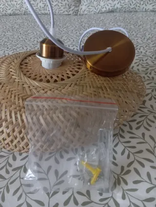 Lámpara de techo de mimbre