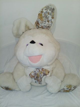Peluche gigante conejo floral