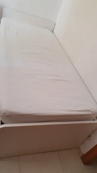 Cama individual blanca IKEA