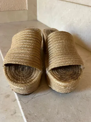 Mules Pull&Bear de esparto