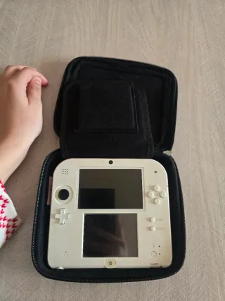 Nintendo 2DS Bianca