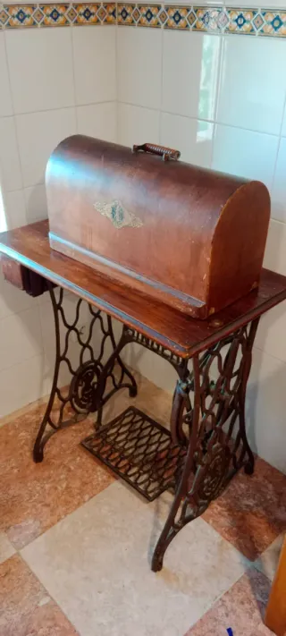 Máquina de coser Singer antigua