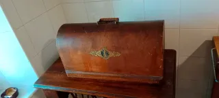 Máquina de coser Singer antigua