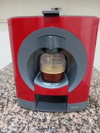 Cafetera Dolce Gusto Roja