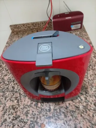 Cafetera Dolce Gusto Roja