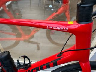 Bicicleta de carretera Giant Roja