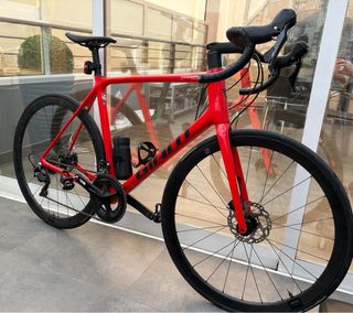 Bicicleta de carretera Giant Roja