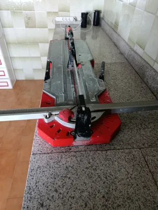 Cortador de azulejos Rubi