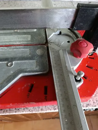 Cortador de azulejos Rubi