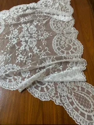 Mantilla adulta 3 picos blanca