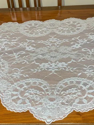 Mantilla adulta 3 picos blanca