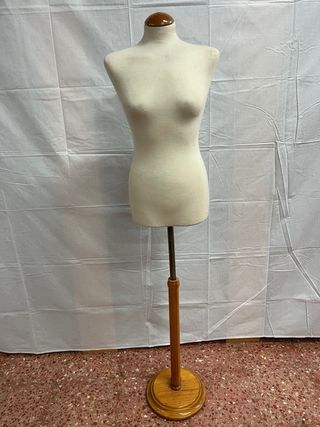 Busto de mujer beige