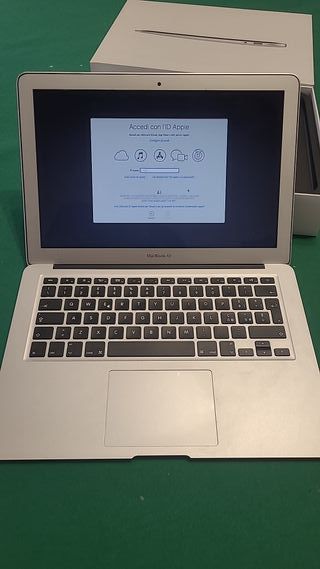 MacBook Air 13,3 pollici 2015, 1,6 GHz
