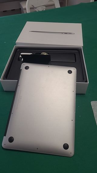 MacBook Air 13,3 pollici 2015, 1,6 GHz