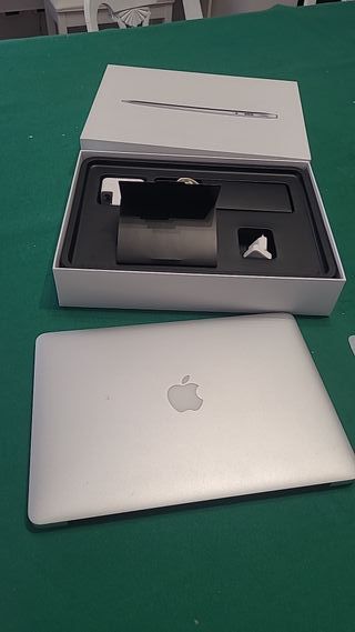 MacBook Air 13,3 pollici 2015, 1,6 GHz