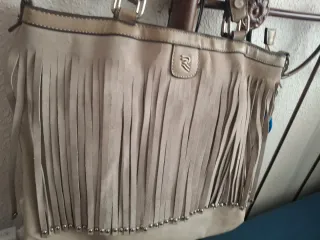 Bolso de flecos beige