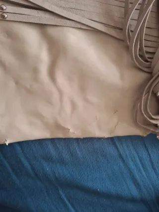 Bolso de flecos beige