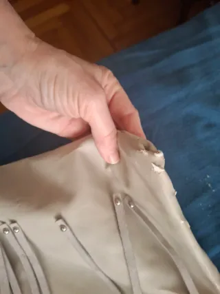 Bolso de flecos beige