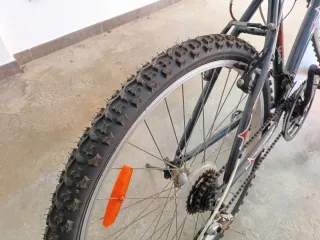 Bicicleta de paseo negra