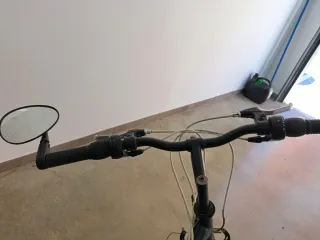 Bicicleta de paseo negra